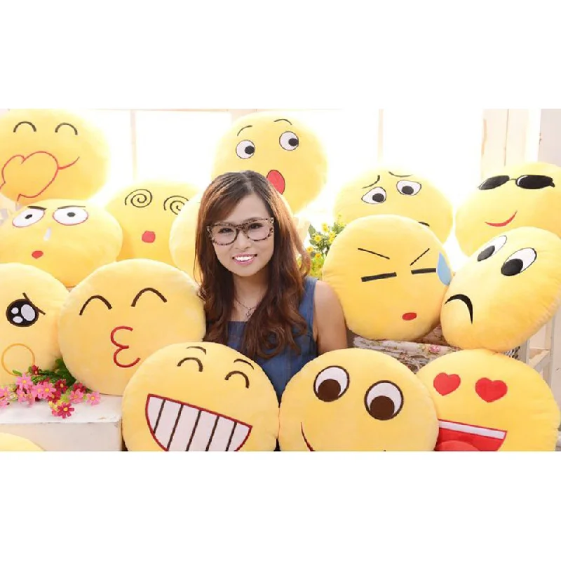 'Beauty Face' Multicolor Cotton Plush Expression Emoji Pillow - Yellow